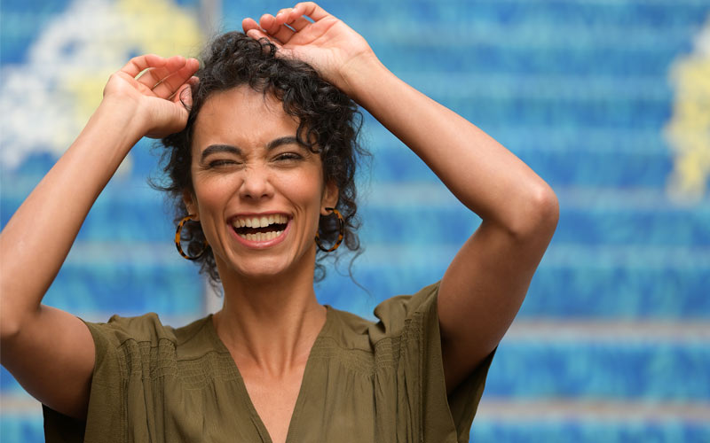 9-blade rounded diaphragm.